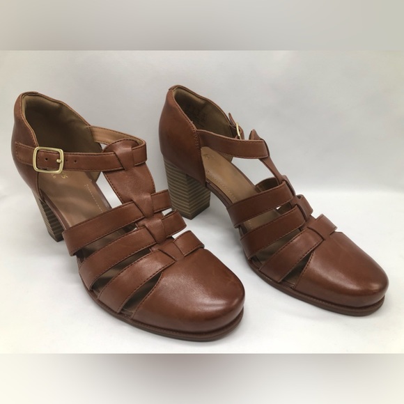Clarks Artisan sandals, block heel, open side, brown, tan, heel, shoes - Picture 11 of 12